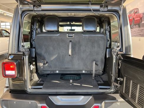 Used 2022 Jeep Wrangler Rubicon w/ Cold Weather Group image 7