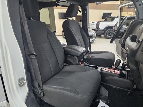 Used 2015 Jeep Wrangler Unlimited Sport w/ Quick Order Package 24S image 18
