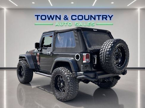 Used 2016 Jeep Wrangler Sahara AWD/4WD image 3