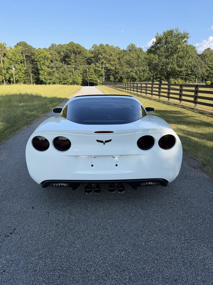 Used 2005 Chevrolet Corvette Coupe w/ Preferred Equipment Group RWD image 3
