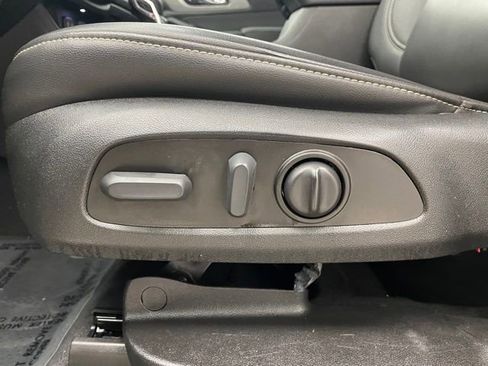 Certified 2023 Chevrolet Traverse LT w/ Midnight/Sport Edition image 9