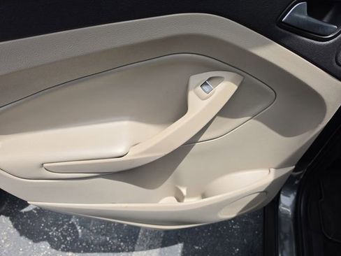 Used 2019 Ford Escape Titanium FWD image 9