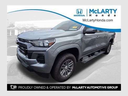 Used 2025 Chevrolet Colorado LT w/ Advanced Trailering Package RWD image 1