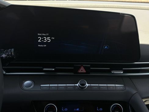 Used 2025 Hyundai Elantra SEL FWD image 18