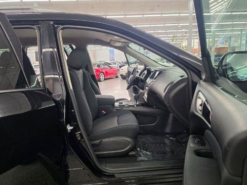 Used 2017 Nissan Pathfinder SV AWD/4WD image 10