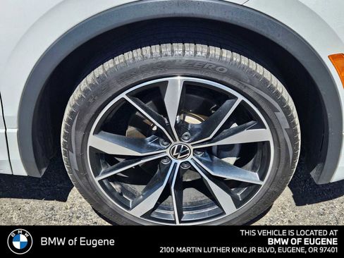 Used 2022 Volkswagen Tiguan SEL R-Line AWD/4WD image 9
