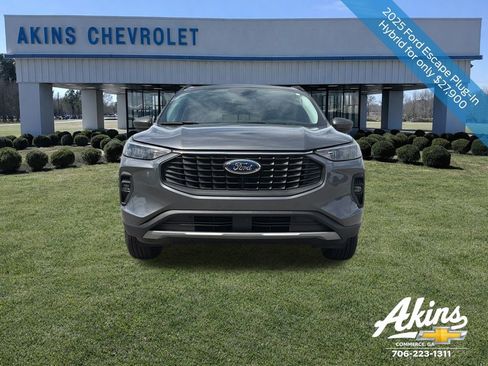 Used 2025 Ford Escape SE FWD image 2