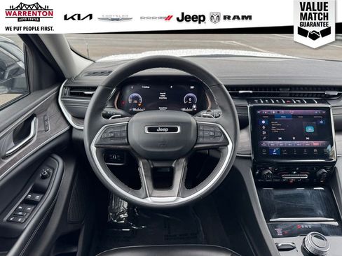 Used 2024 Jeep Grand Cherokee Limited image 22