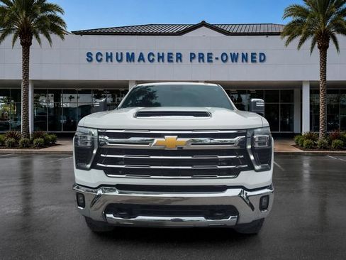 Used 2026 Chevrolet Silverado 2500 LTZ w/ LTZ Convenience Package AWD/4WD image 2