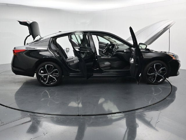 Used 2025 Nissan Altima 2.5 SR FWD image 49