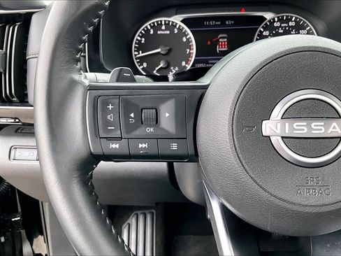 Used 2025 Nissan Pathfinder SV image 23