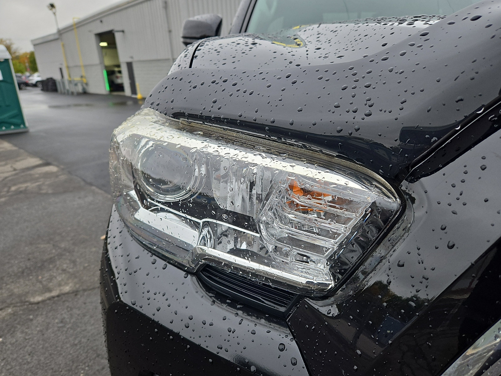 Used 2018 Toyota Tacoma SR5 w/ SR5 Appearance Package (SM) AWD/4WD image 9