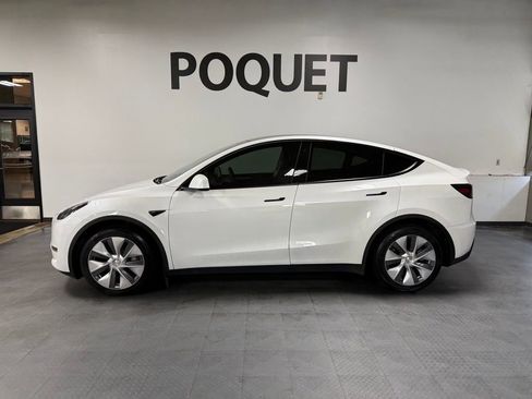 Used 2023 Tesla Model Y Long Range AWD/4WD image 1