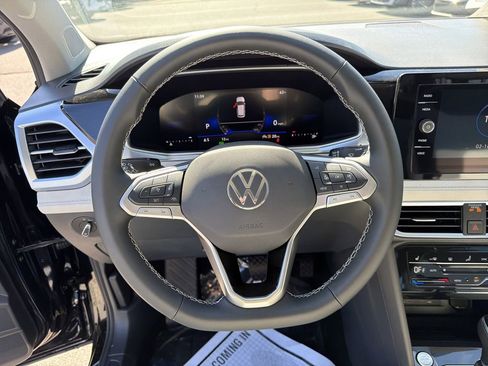 New 2026 Volkswagen Taos SE image 24