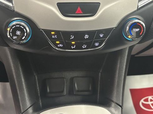 Used 2018 Chevrolet Cruze LS image 18