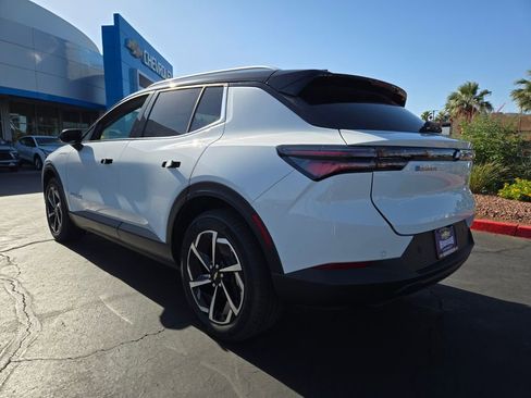 New 2026 Chevrolet Equinox EV LT FWD image 3