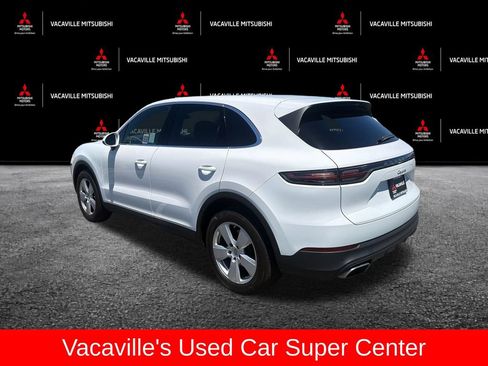 Used 2023 Porsche Cayenne AWD/4WD image 3