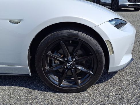 Used 2018 MAZDA MX-5 Miata RF Grand Touring RWD image 8