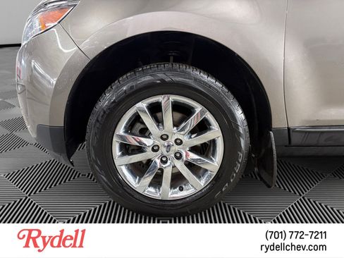 Used 2014 Ford Edge SEL w/ Driver Entry Package AWD/4WD image 9
