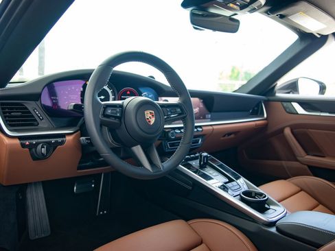 Used 2024 Porsche 911 Carrera S RWD image 4