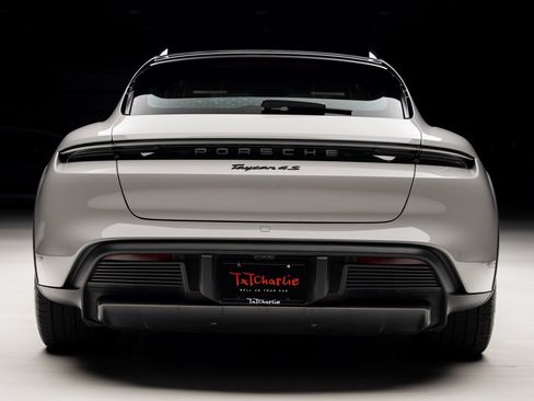 Used 2023 Porsche Taycan 4S image 27