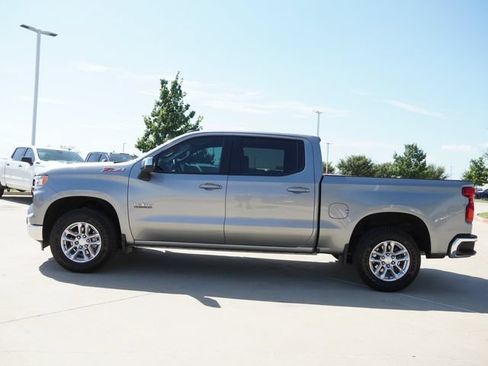 Used 2024 Chevrolet Silverado 1500 LT AWD/4WD image 6
