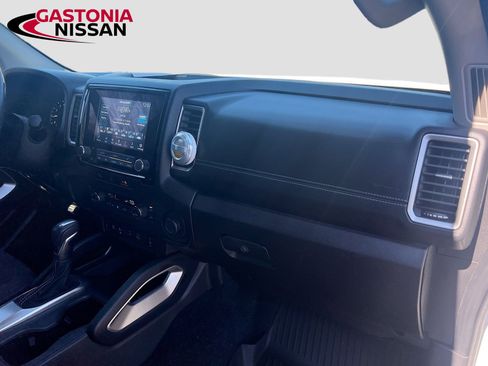 Used 2024 Nissan Frontier SV w/ Technology Package image 37