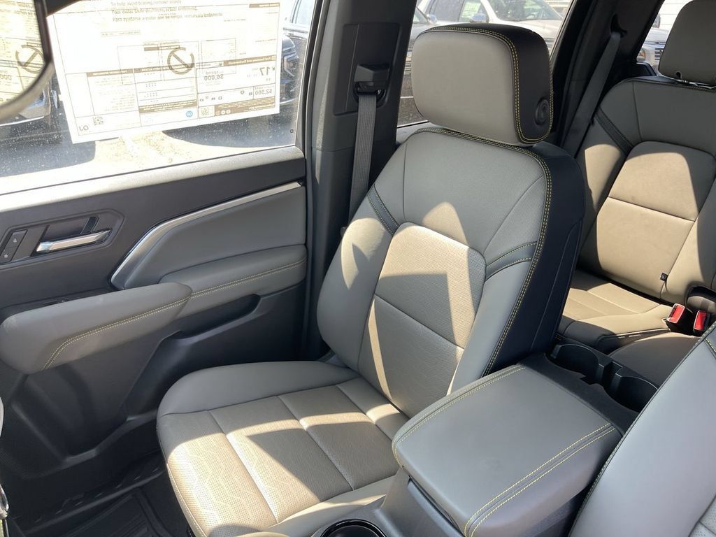New 2026 Chevrolet Colorado ZR2 AWD/4WD image 24