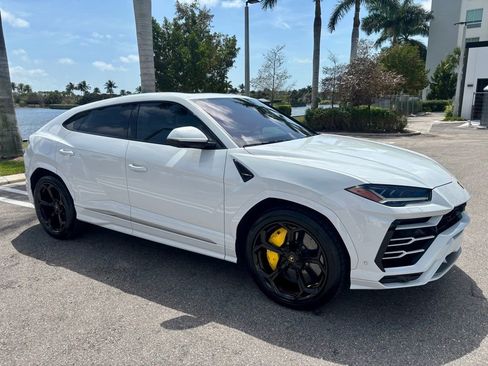 Used 2020 Lamborghini Urus image 4