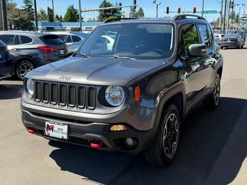 Used 2016 Jeep Renegade Trailhawk AWD/4WD image 10