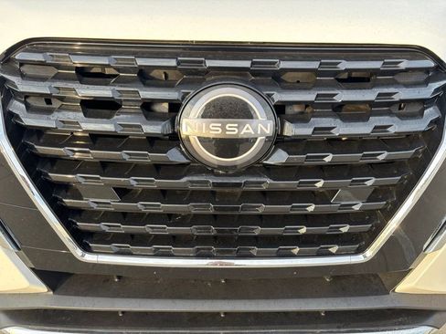 Used 2025 Nissan Kicks Play S image 4