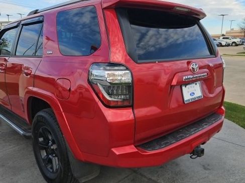 Used 2020 Toyota 4Runner SR5 w/ Phone Cable & Charge Package image 20