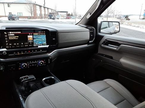 Used 2023 GMC Sierra 1500 SLT w/ SLT Convenience Package AWD/4WD image 24