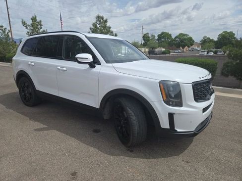 Used 2022 Kia Telluride SX w/ SX Prestige Package image 4