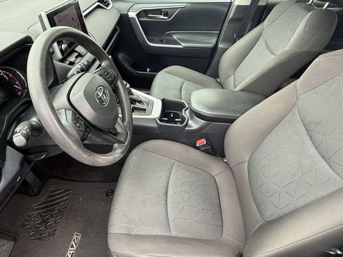 Used 2023 Toyota RAV4 XLE w/ Convenience Package FWD image 5
