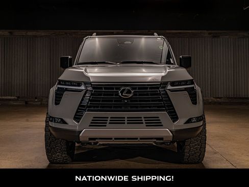 Used 2024 Lexus GX 550 AWD/4WD image 4