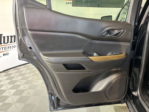 Used 2023 GMC Acadia SLE w/ Driver Convenience Package image 20