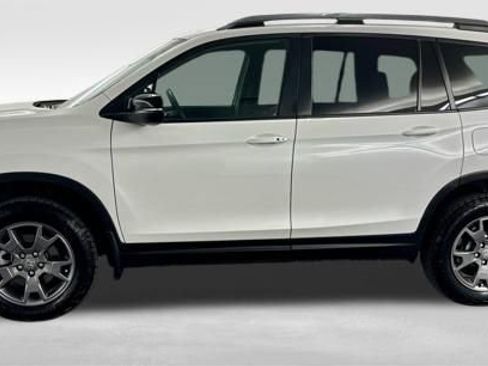 Used 2025 Honda Passport TrailSport image 5