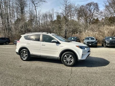Used 2016 Toyota RAV4 XLE w/ Convenience Package image 11
