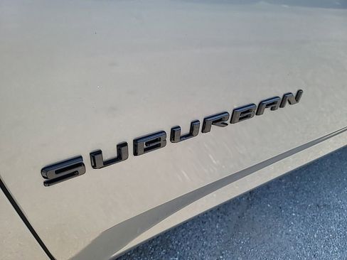 Certified 2025 Chevrolet Suburban Z71 AWD/4WD image 9
