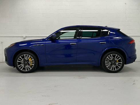 Used 2023 Maserati Grecale Modena AWD/4WD image 3