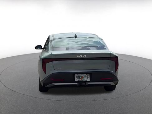 Used 2025 Kia K4 LXS image 12
