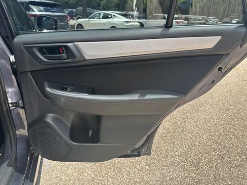 Used 2017 Subaru Outback 2.5i AWD/4WD image 16