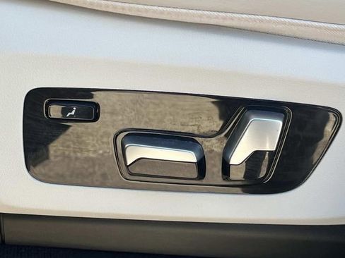 Used 2022 BMW X7 M50i w/ Dynamic Handling Package AWD/4WD image 24