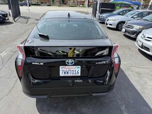 Used 2016 Toyota Prius Three FWD image 9