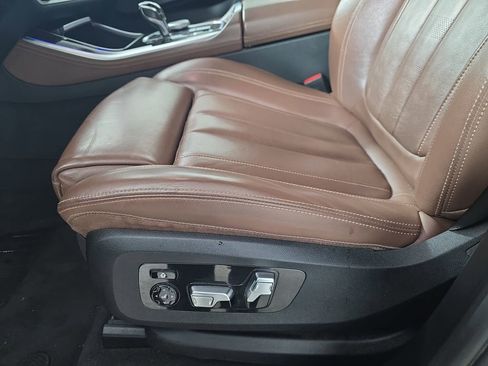 Used 2020 BMW X5 xDrive40i w/ M Sport Package image 32