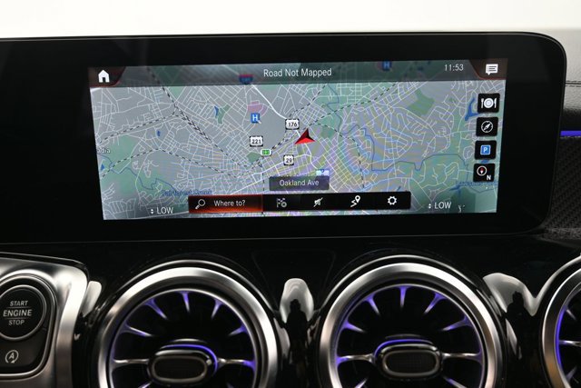 Used 2023 Mercedes-Benz GLB 250 image 21