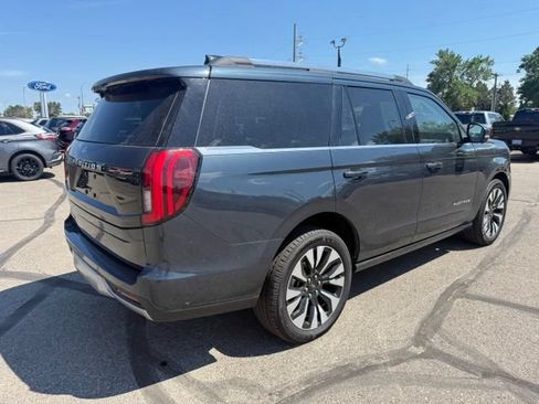 Used 2025 Ford Expedition Platinum w/ Driver's Package AWD/4WD image 11