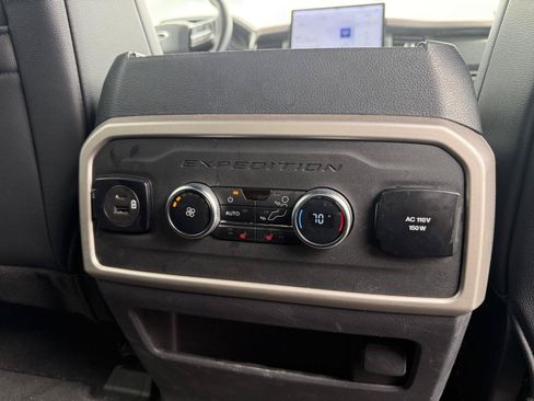 Used 2023 Ford Expedition Limited AWD/4WD image 17