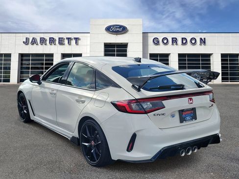 Used 2026 Honda Civic Type R image 3